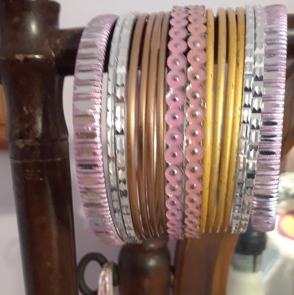 Bangle bracelets - Picture 3 of 3